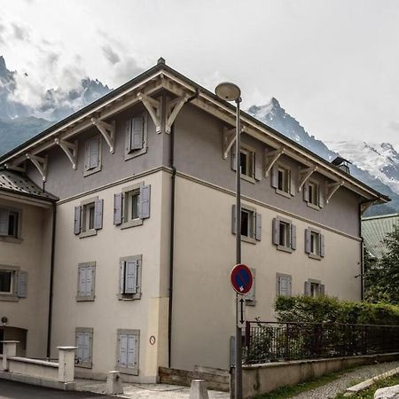 Villa Vallet- Newly Renovated 2 Bedroom Nestled Just Off The Main Street Шамони Екстериор снимка