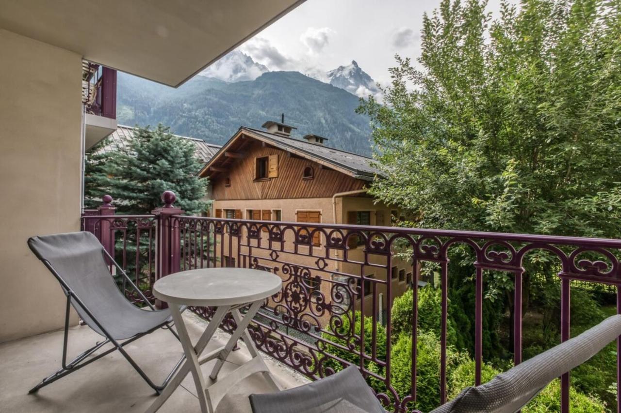 Villa Vallet- Newly Renovated 2 Bedroom Nestled Just Off The Main Street Шамони Екстериор снимка