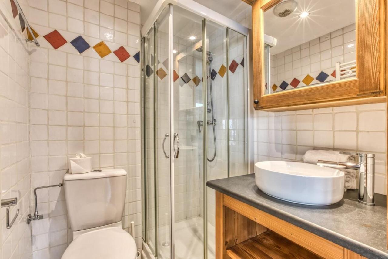 Villa Vallet- Newly Renovated 2 Bedroom Nestled Just Off The Main Street Шамони Екстериор снимка