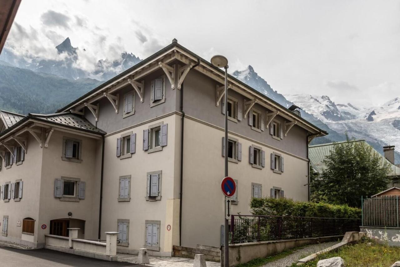 Villa Vallet- Newly Renovated 2 Bedroom Nestled Just Off The Main Street Шамони Екстериор снимка