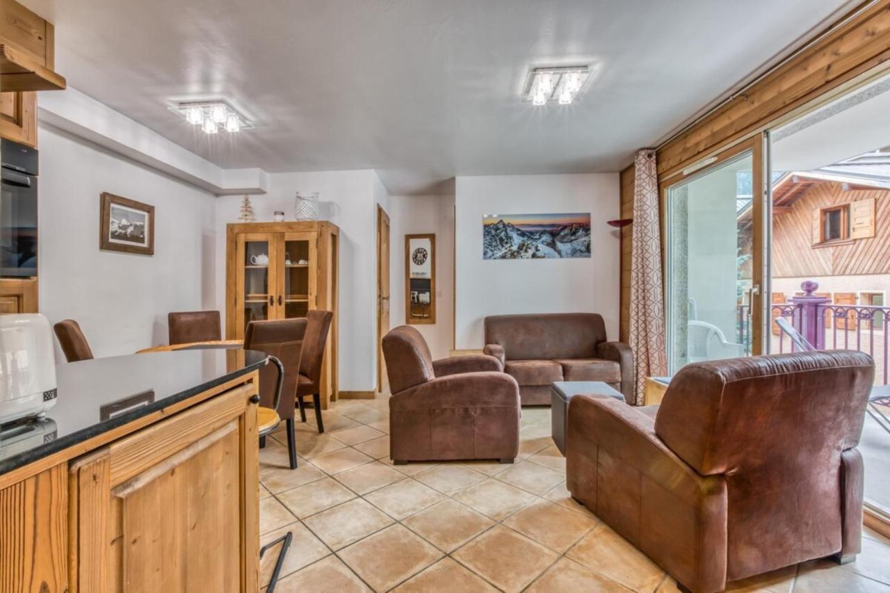 Villa Vallet- Newly Renovated 2 Bedroom Nestled Just Off The Main Street Шамони Екстериор снимка
