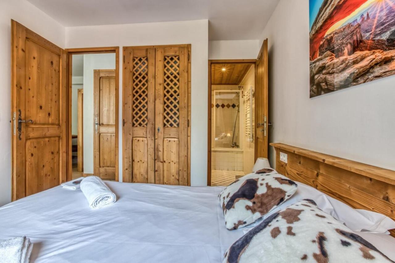 Villa Vallet- Newly Renovated 2 Bedroom Nestled Just Off The Main Street Шамони Екстериор снимка